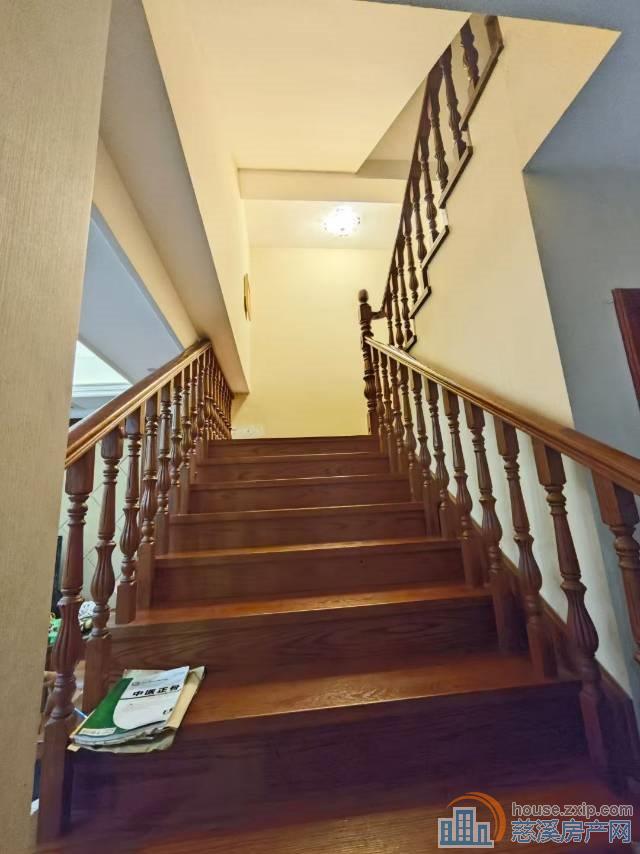 剑南家园二通三别墅精装285平388万