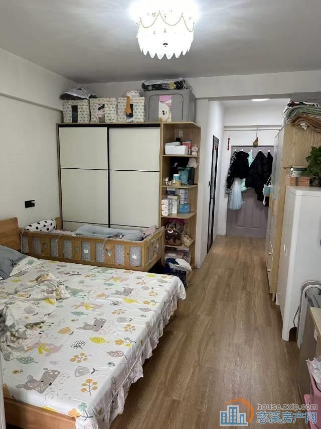 中凯华庭40平装修新朝南拎包入住顶楼