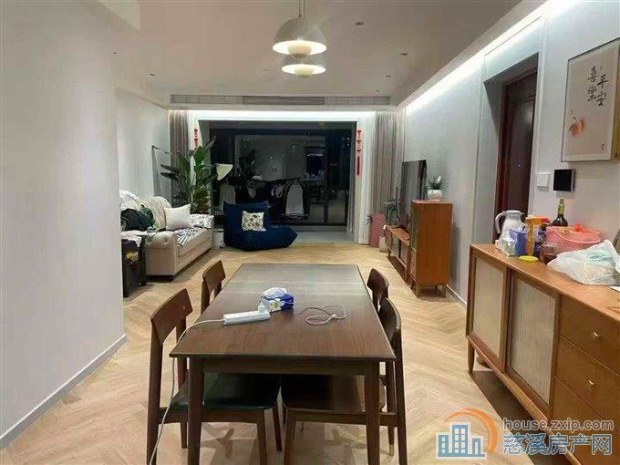 吾悦华府140平好楼层东边套精装220万