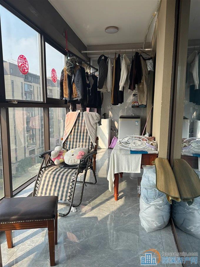 新力帝泊湾125平155万精装带车位