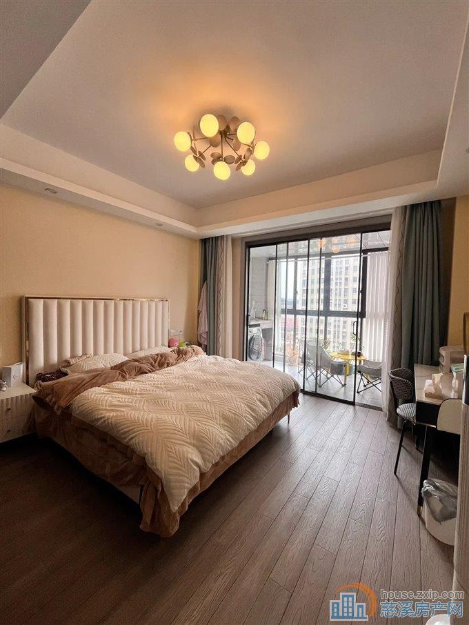 鸣北小区103平138万带车位精装修