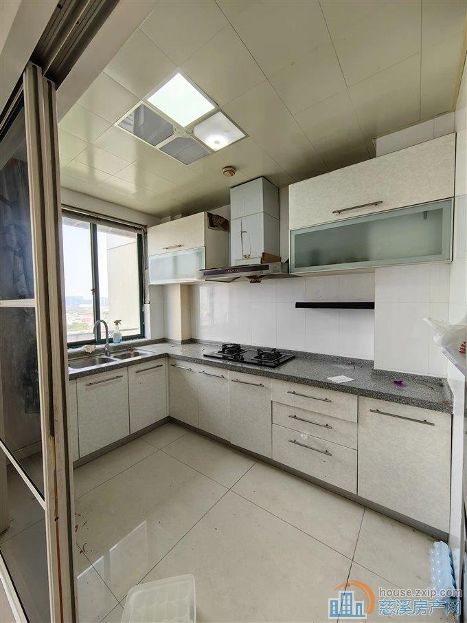 实验公寓166平172万带车位