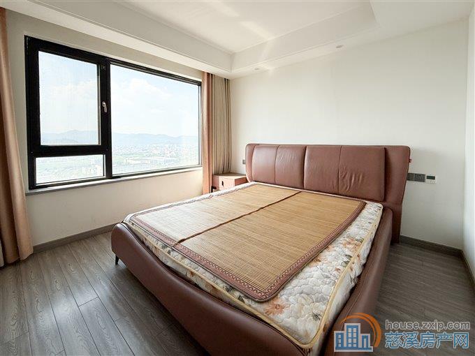 凤鸣梧桐府143平182.8万保养好