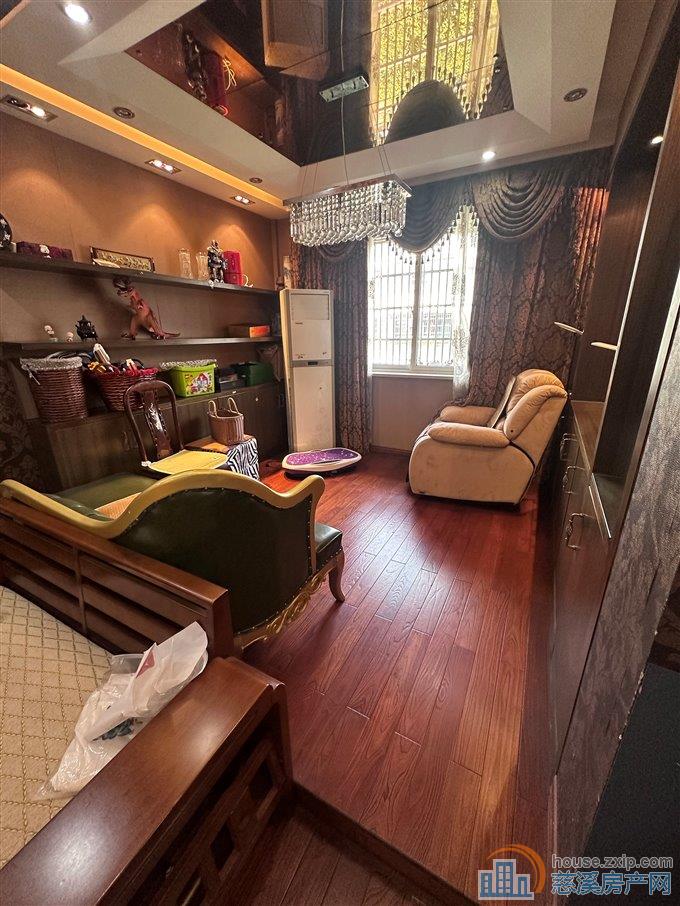 舜韵华庭96平49万送26平车库