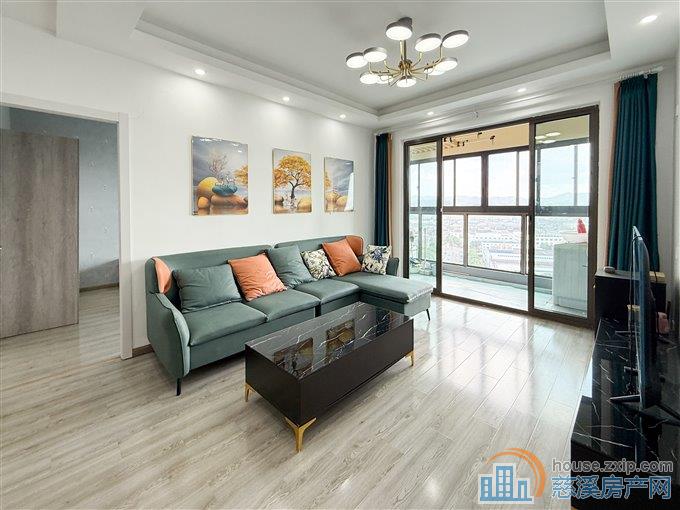 悦华府108平方，精装修142万