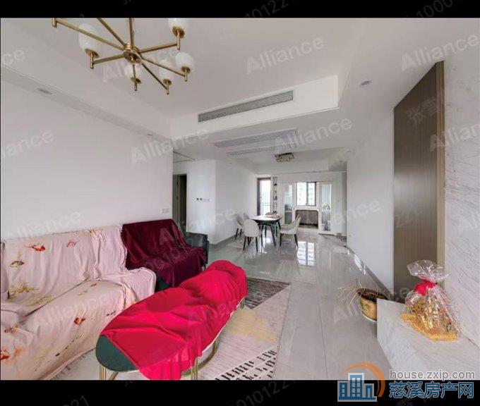 捡漏花样年144平带车位黄金楼层精装