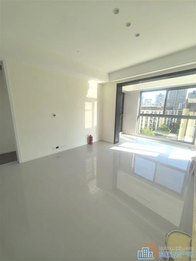 出售保利俯院江南北区精装修未入住126平