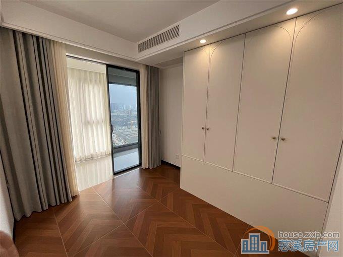 天安浔筑 全新精装没住过 包营业税