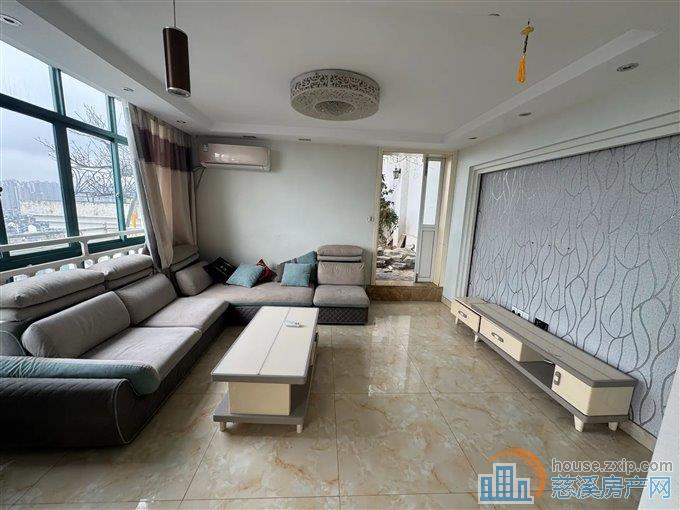 丽晶大厦63平85万复式带花园