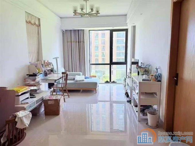 界牌新村98平车位储间120万精装