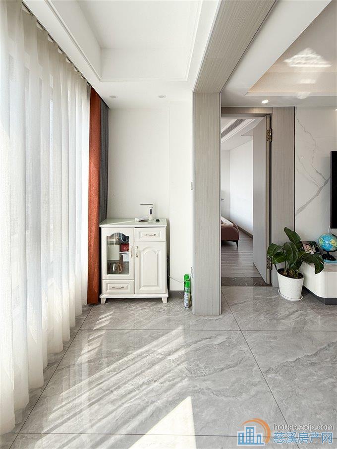 凤鸣梧桐府143平182.8万保养好