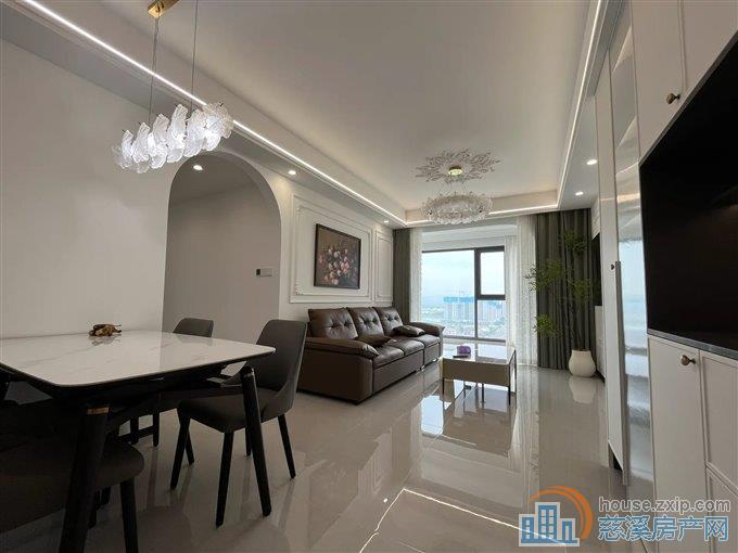 天安浔筑三室两卫 168.8万 全新精装