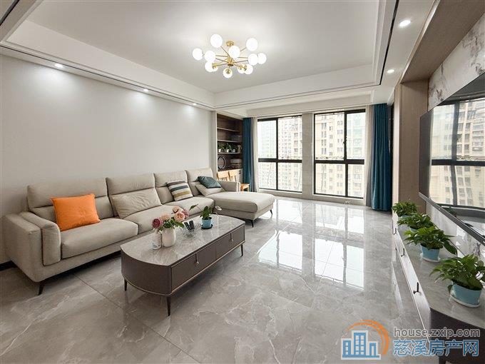 鸣北小区153平177万精装保养好