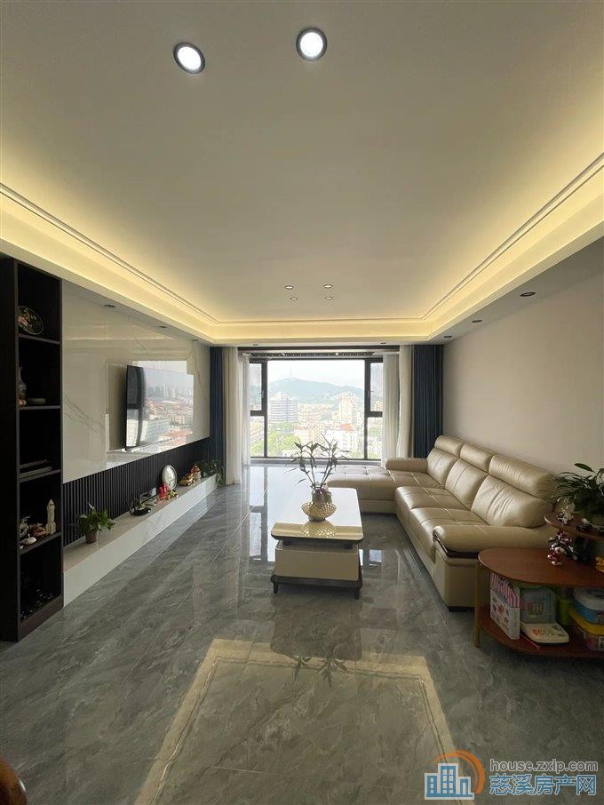 江滨之城141平248万带车位边套