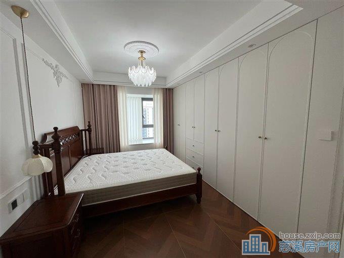 天安浔筑三室两卫 168.8万 全新精装