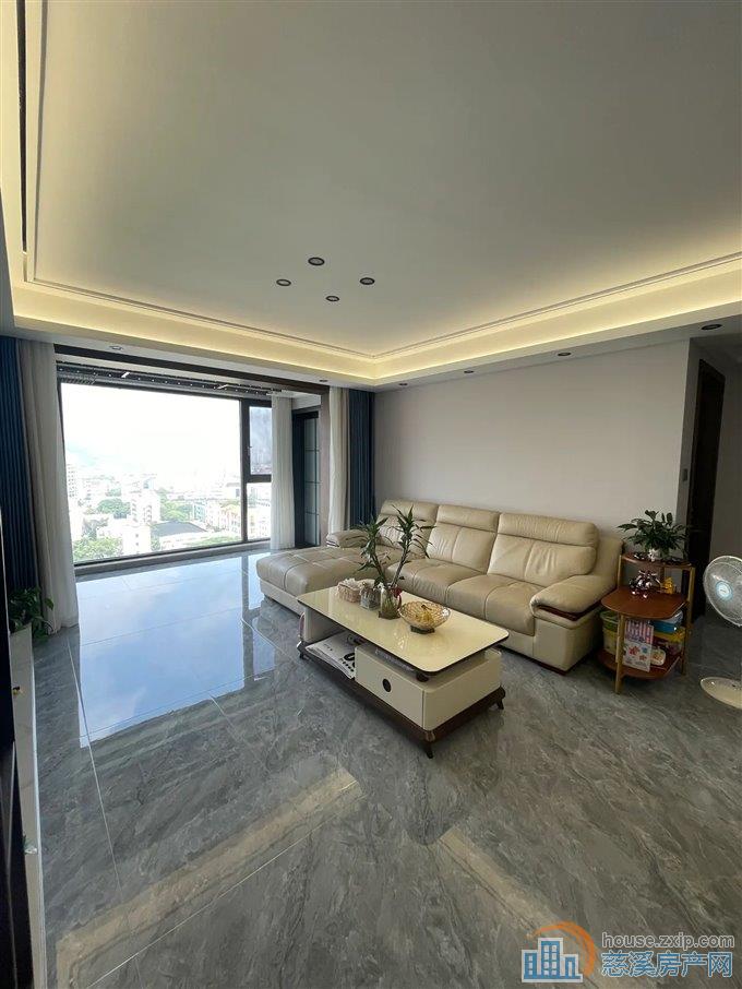 江滨之城141平248万带车位边套