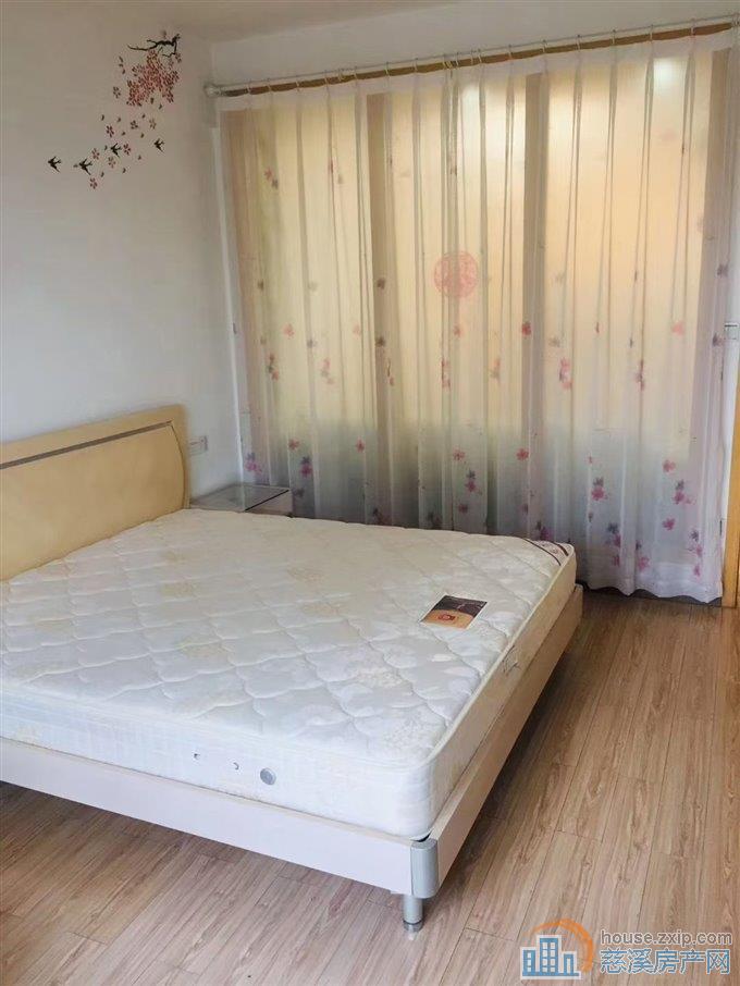 三北名都中层一室1800元/月