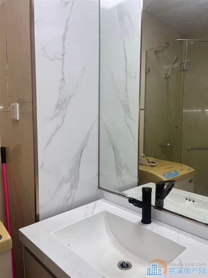 捡漏星辰公寓朝东42平精装新拎包入住