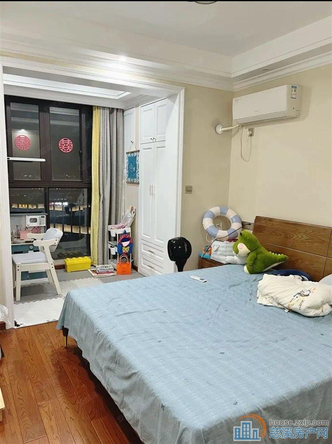 众安山水苑 婚装137平方125万带车位