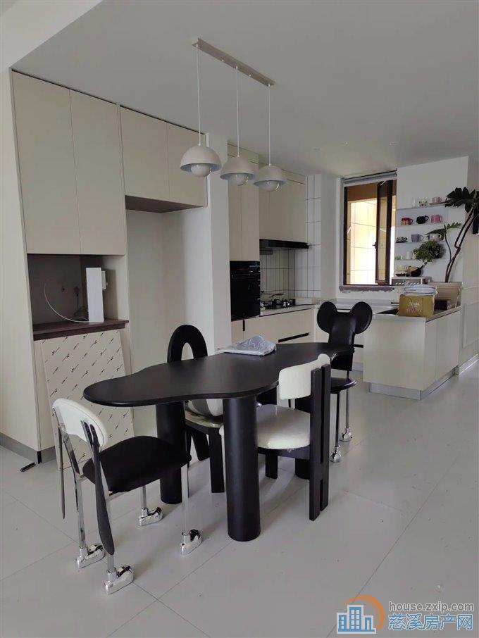 急卖 峙山庄园豪华装修  黄金楼层 