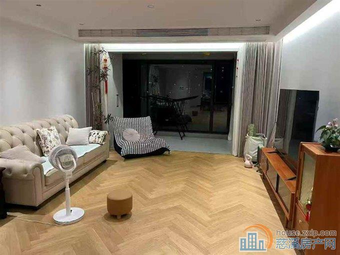 吾悦华府140平好楼层东边套精装220万