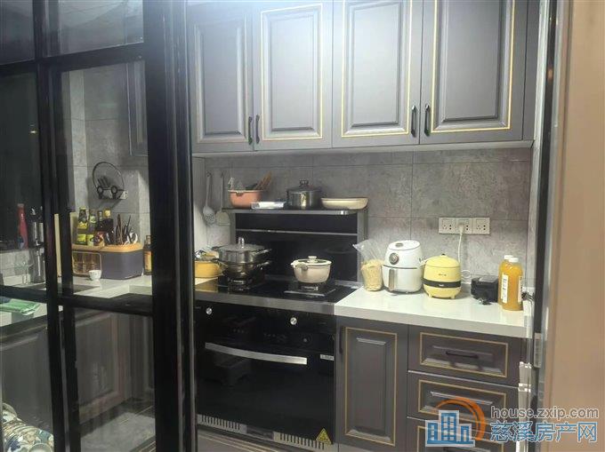 鸣北小区103平138万带车位精装修