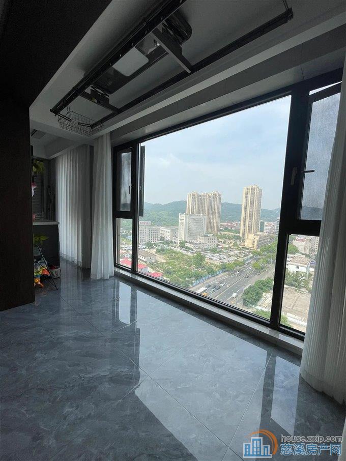 江滨之城141平248万带车位边套