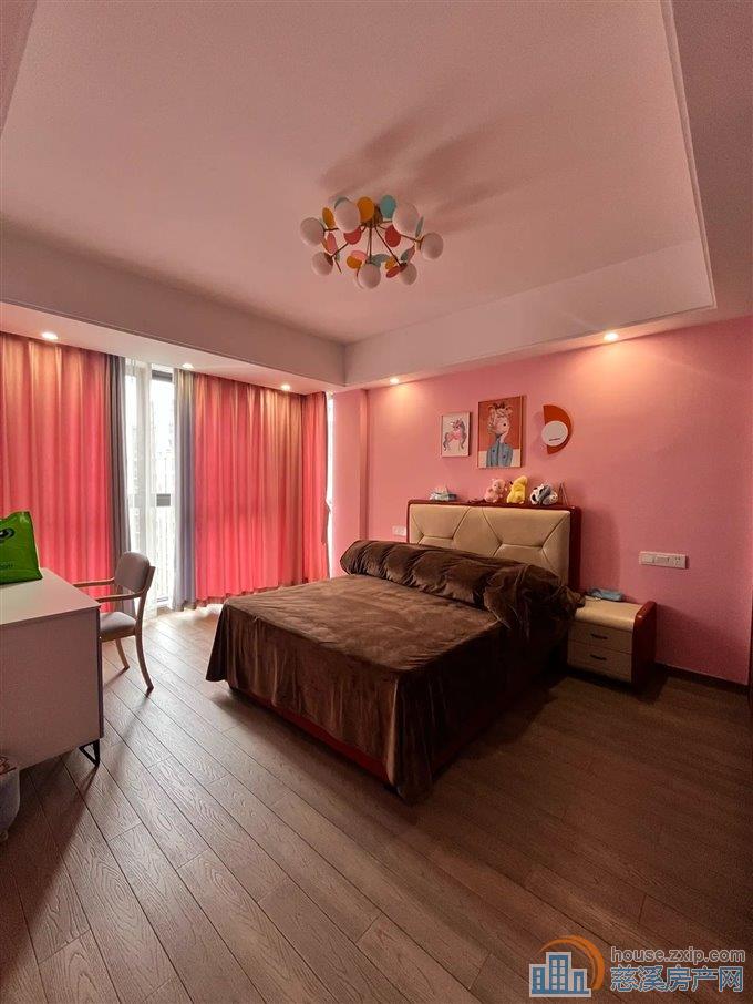 鸣北小区103平138万带车位精装修