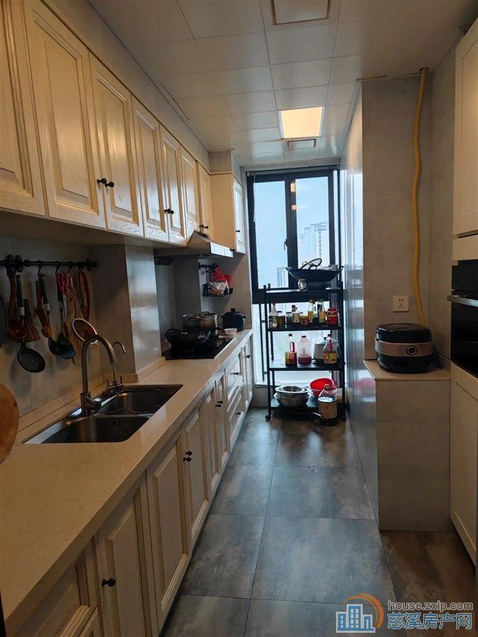 慈悦湾花苑131平132.8万精装修