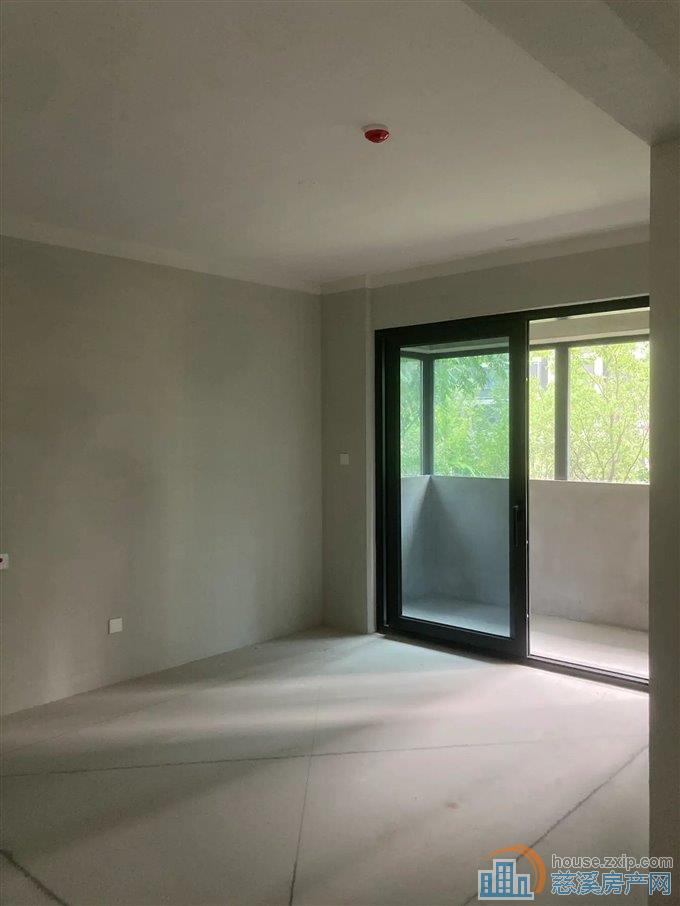 万固臻悦府 东区东边套