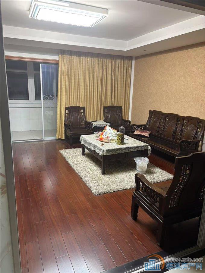 华泰西苑164平精装四室三卫3000元