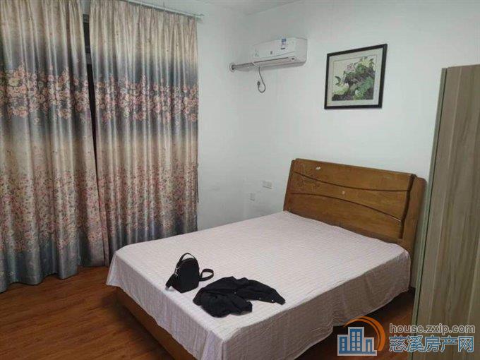 鸿都大厦110平2室精装2800元直