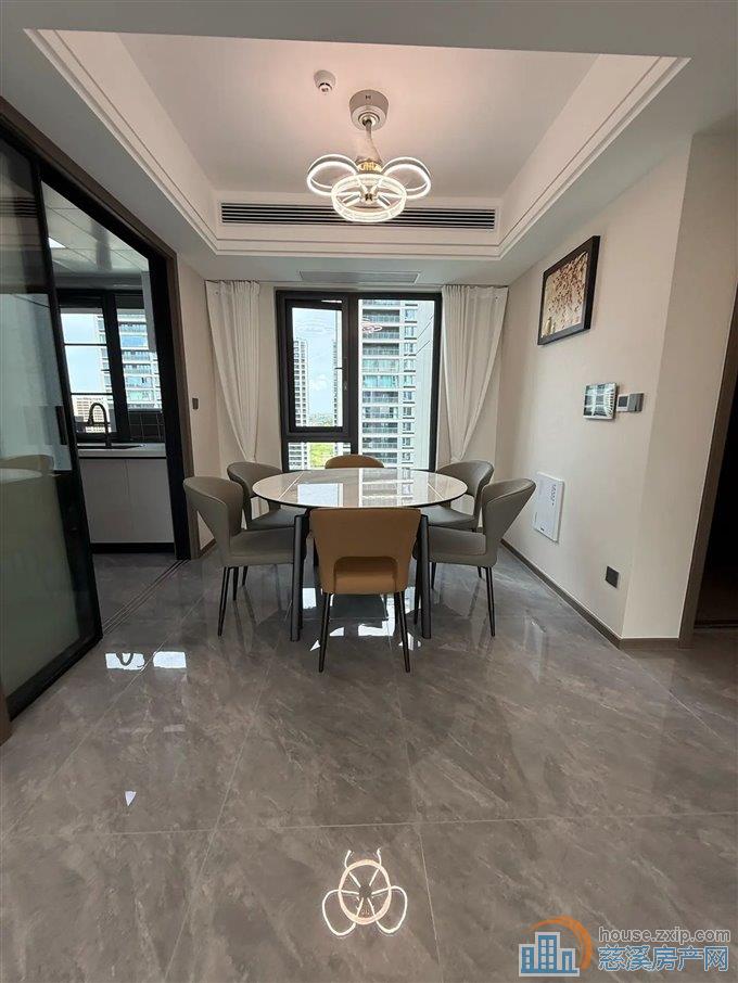 中交玉宸园 143平 全新精装 首次出租