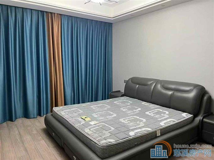 阳光城二期143平方精装四室二厅198万