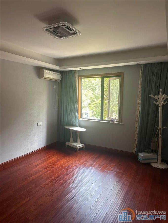 枫华富地花园134平155万送车位