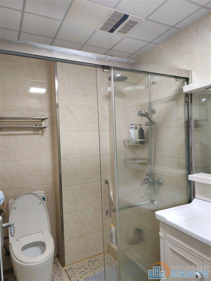 出租双囍花园2200元