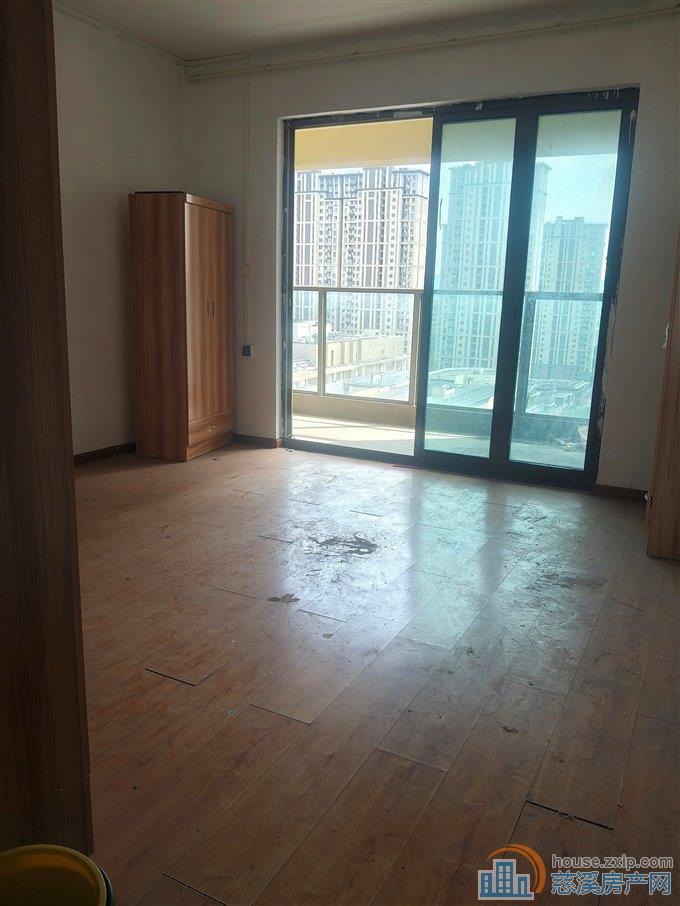 急急急 悦华府131平方 边套中上层