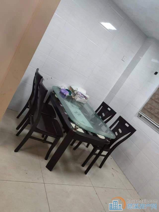 鸿都大厦110平2室精装2800元直