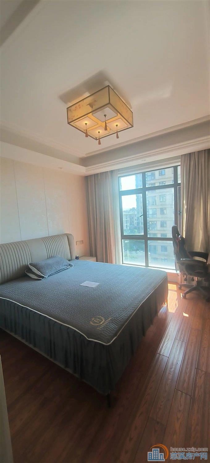 美莛花苑 精装117平方126万带车位