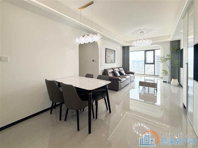 天安浔筑106平精装修168.8万