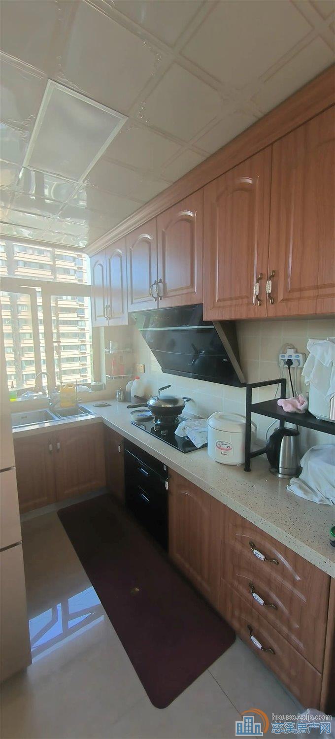 美莛花苑 精装117平方126万带车位