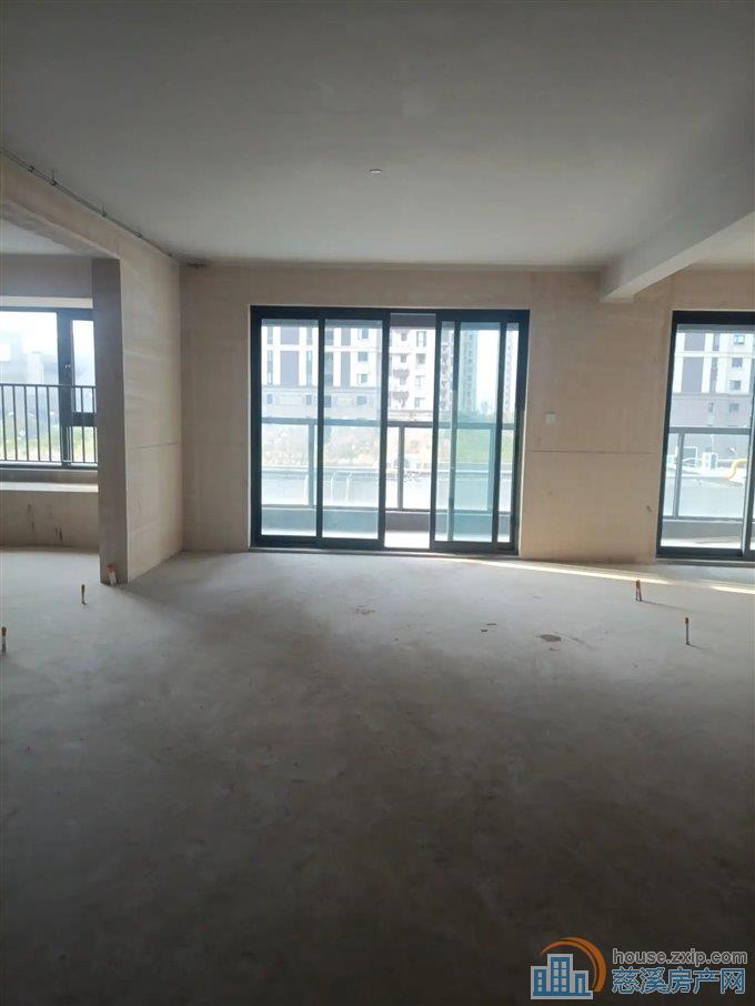 江樾潮启141平洋房带车位毛坯满2