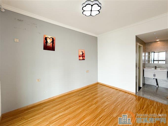 悦华府127平精装3室，仅168万，