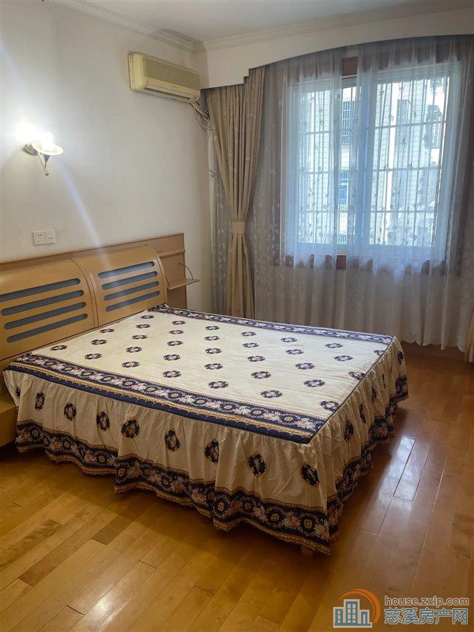 出租新江路727弄1900元/月