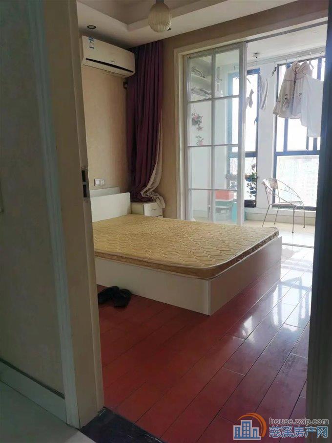 出租双囍花园2400元