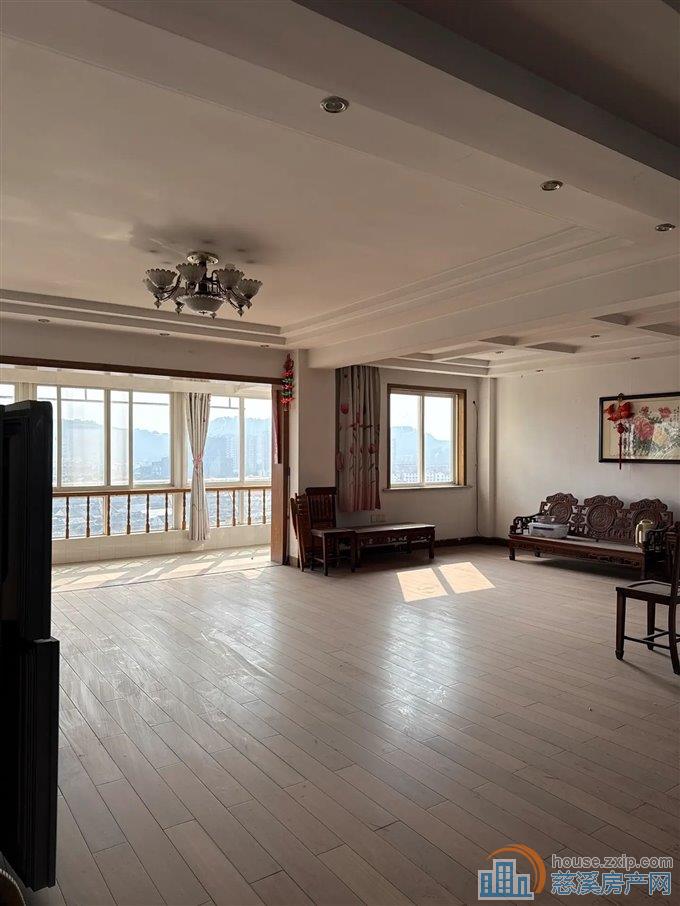 慈溪市中心大通花园二期电梯洋房带阁楼