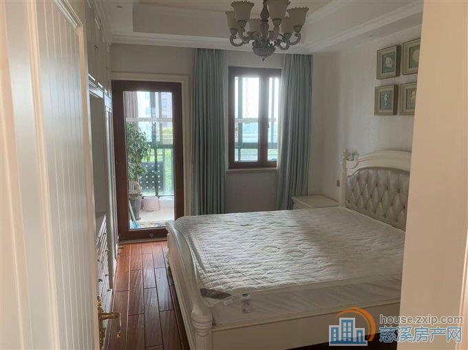 出租和润公寓三室二厅二卫豪华装修