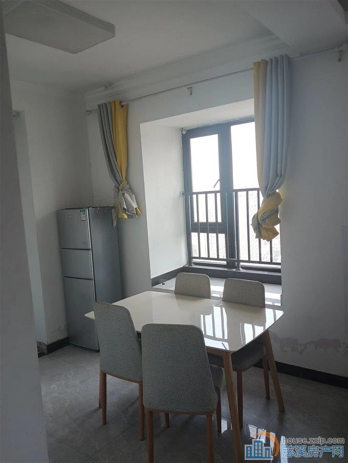 出租青樾府1800元