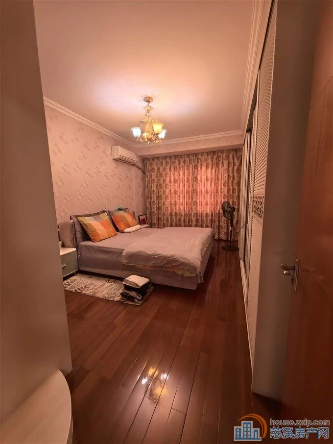 大通花园一期3楼急售送一个大车库