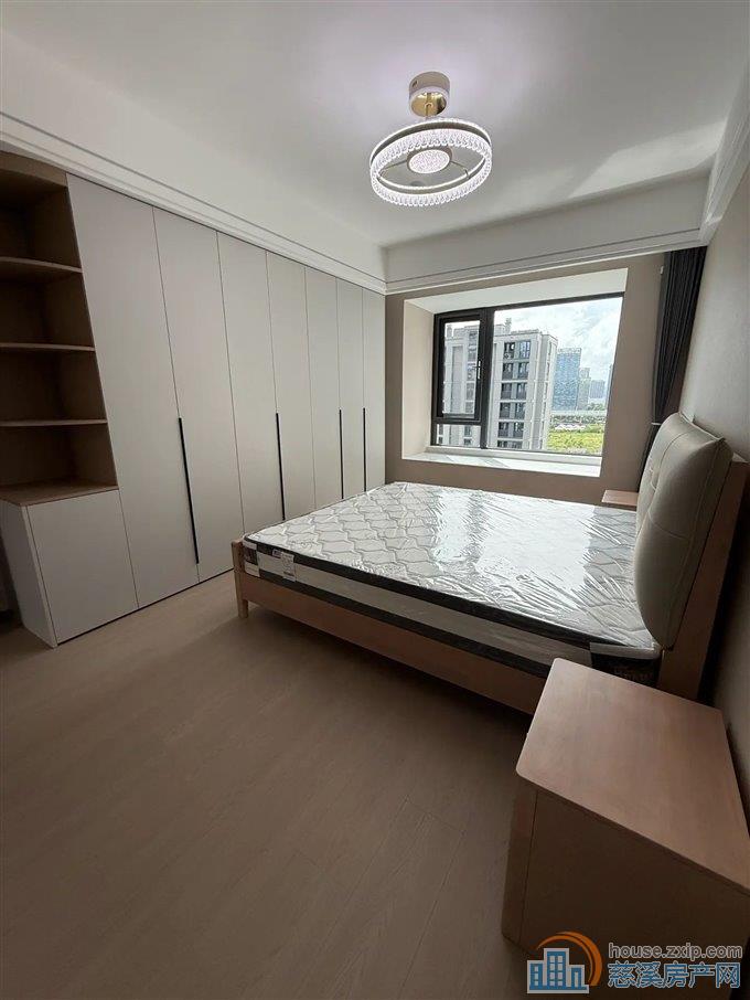 中交玉宸园 143平 全新精装 首次出租